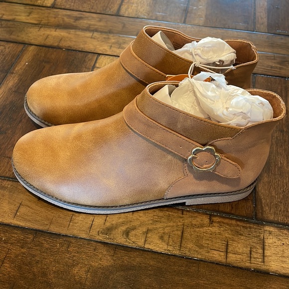Girls Faux Leather Ankle Boots Tan Size 3 - Picture 2 of 13